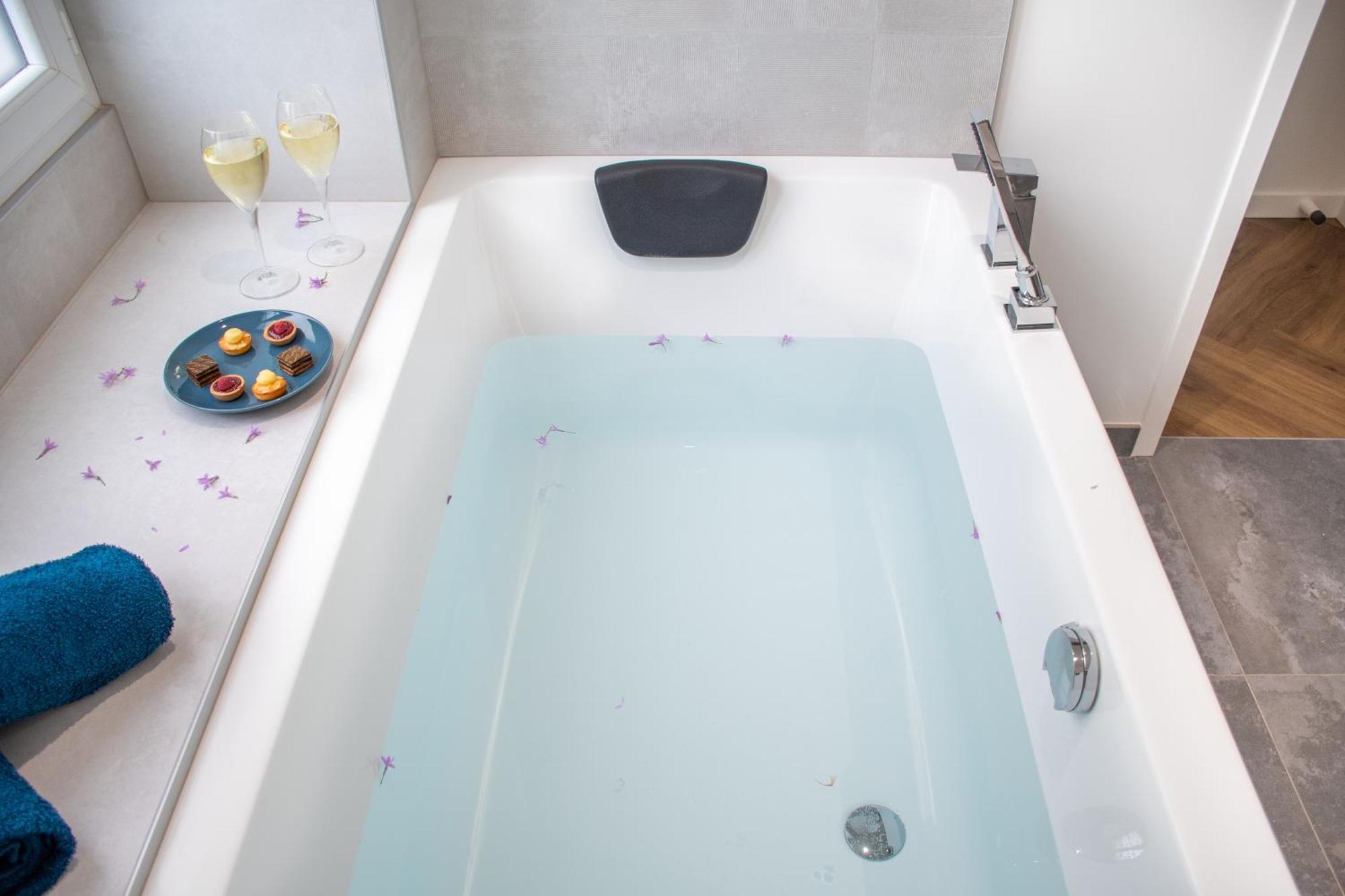 L'Appartement Des Ducs Avec Baignoire Double Nantes Zewnętrze zdjęcie