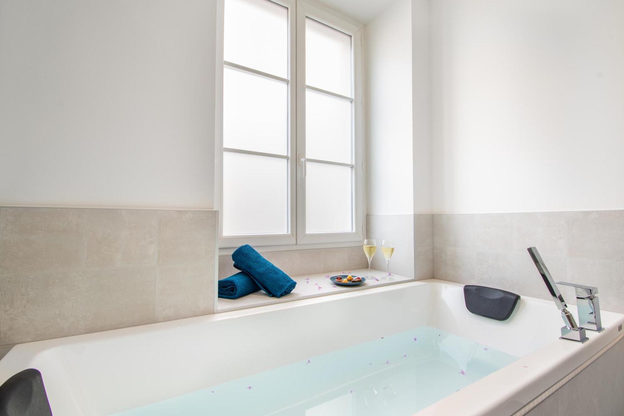 L'Appartement Des Ducs Avec Baignoire Double Nantes Zewnętrze zdjęcie